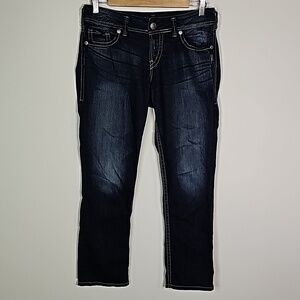 Silver Suki dark wash 28x27 capri jeans